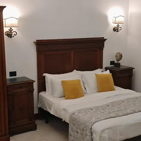 Front Vatican Museum アパート ローマ