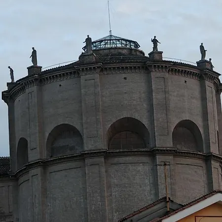 Front Vatican Museum Apartmán *