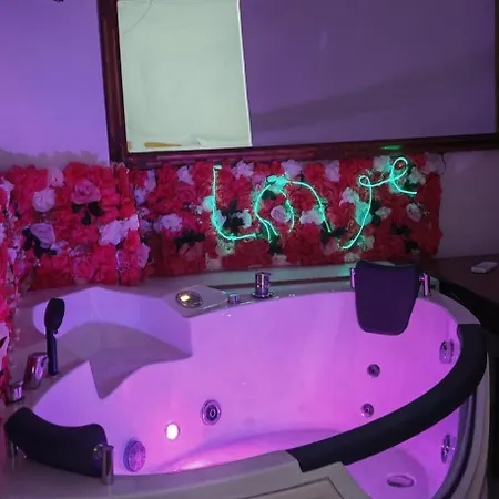 Front Vatican Museum Apartmán