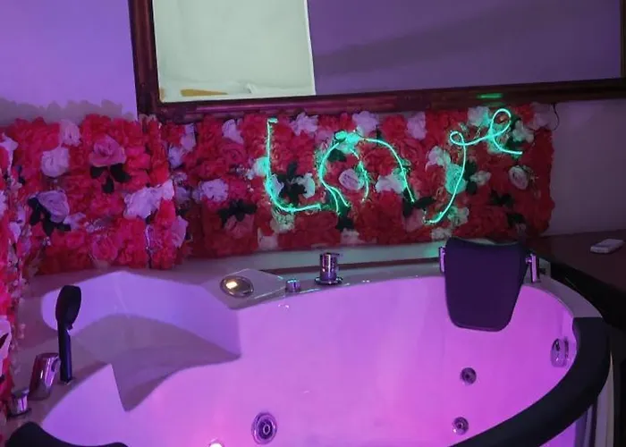 Front Vatican Museum Apartman