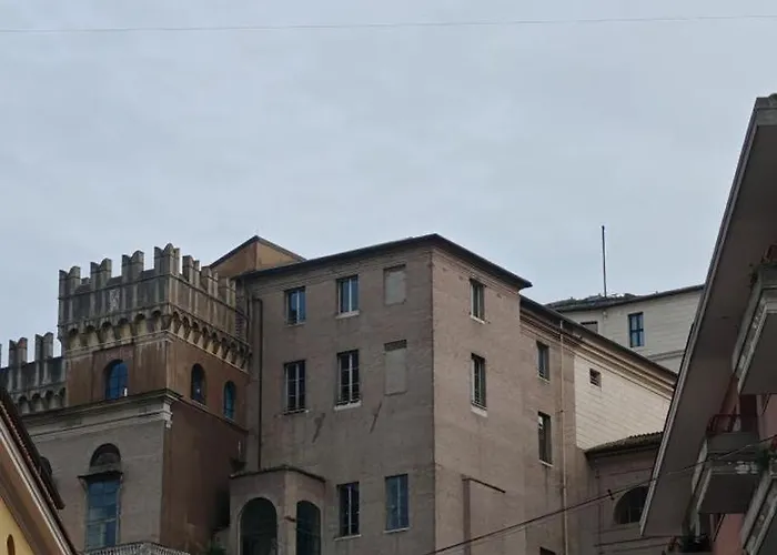 Front Vatican Museum * Róma