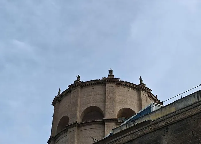 Apartman Front Vatican Museum *