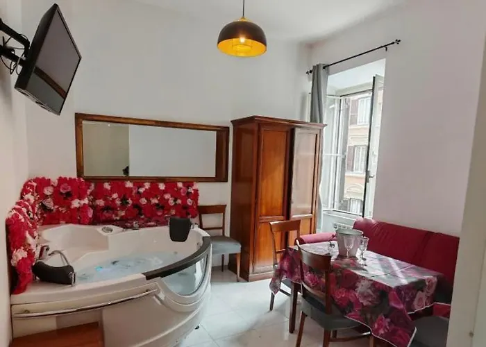 Apartman Front Vatican Museum