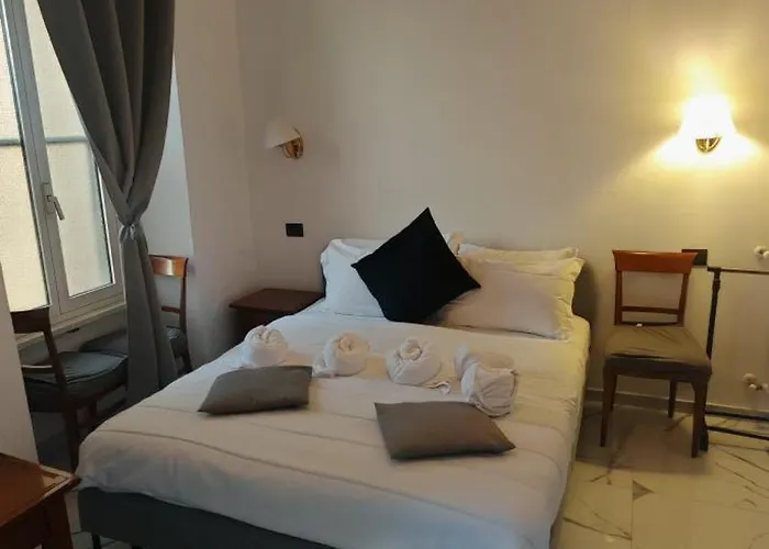 Front Vatican Museum Apartman