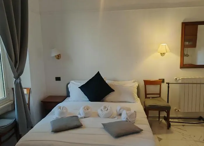 Apartman Front Vatican Museum *